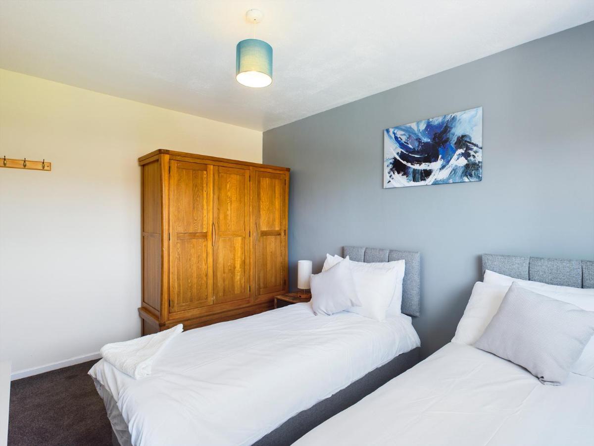 247 Serviced Accommodation In Telford- 3Br House Exteriér fotografie