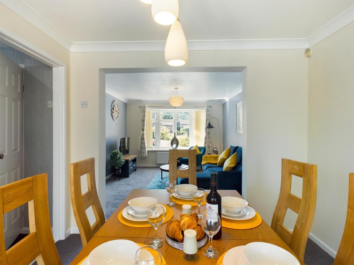 247 Serviced Accommodation In Telford- 3Br House Exteriér fotografie