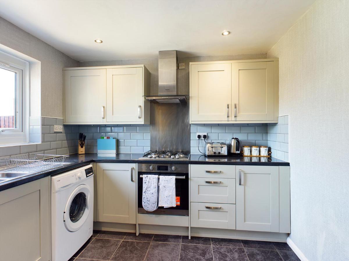 247 Serviced Accommodation In Telford- 3Br House Exteriér fotografie