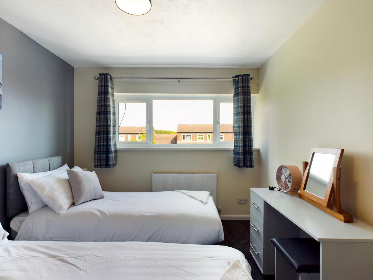 247 Serviced Accommodation In Telford- 3Br House Exteriér fotografie