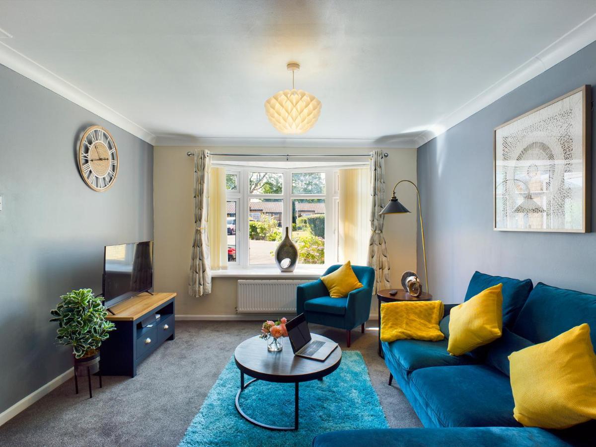 247 Serviced Accommodation In Telford- 3Br House Exteriér fotografie