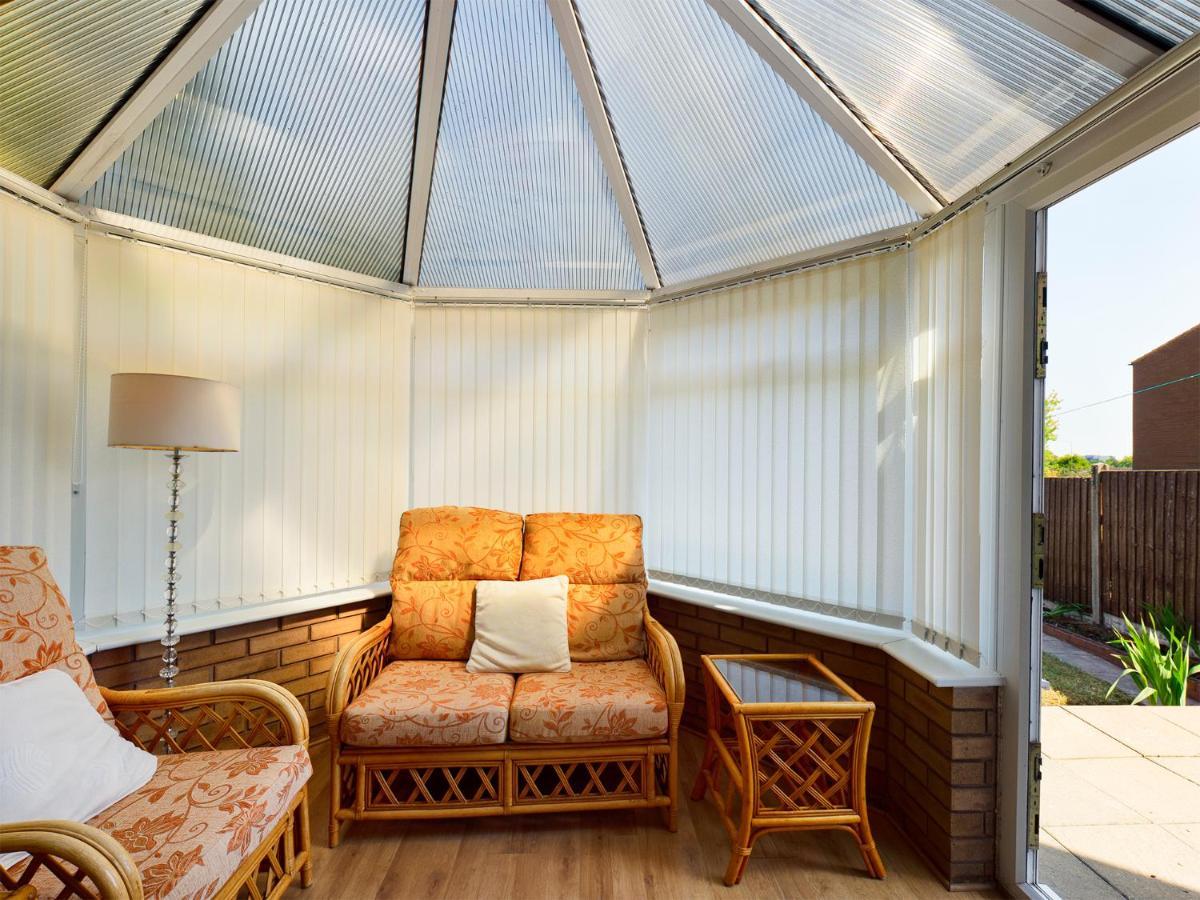 247 Serviced Accommodation In Telford- 3Br House Exteriér fotografie