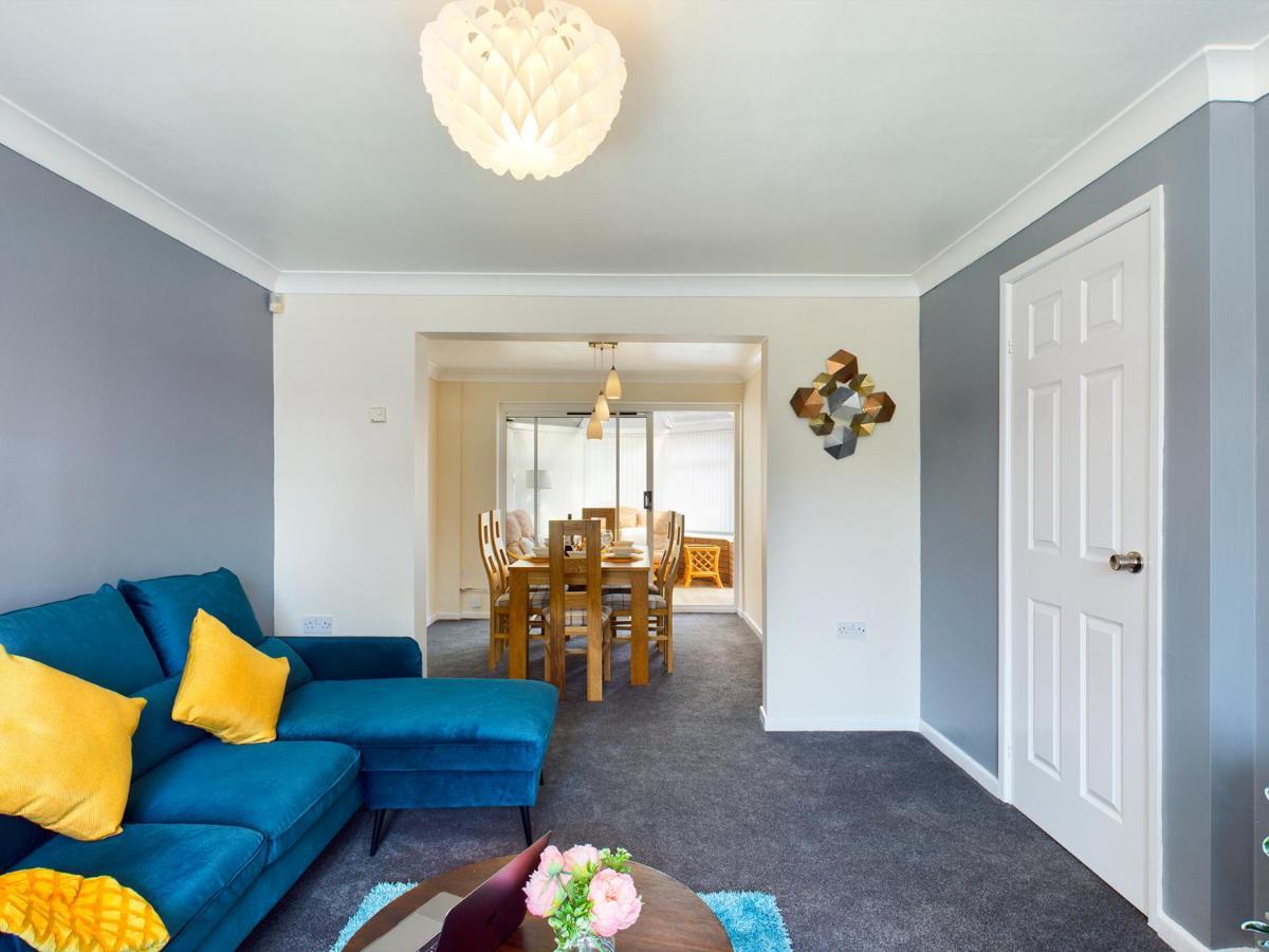 247 Serviced Accommodation In Telford- 3Br House Exteriér fotografie